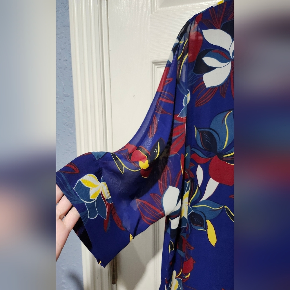 East Adeline Blue Floral Blouse Size 1X - Picture 4 of 7